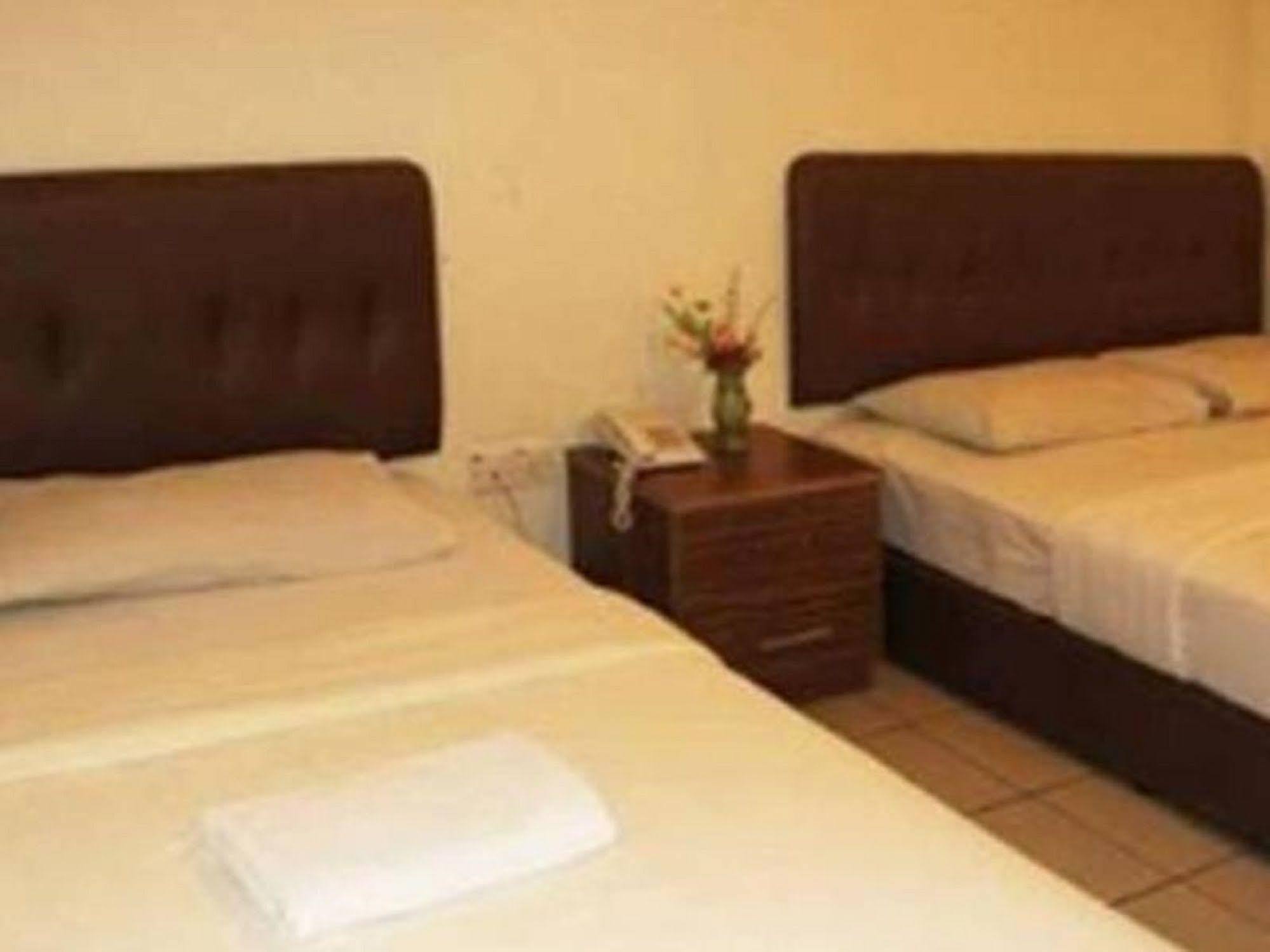 One Hotel Sadong Jaya Kota Kinabalu Extérieur photo